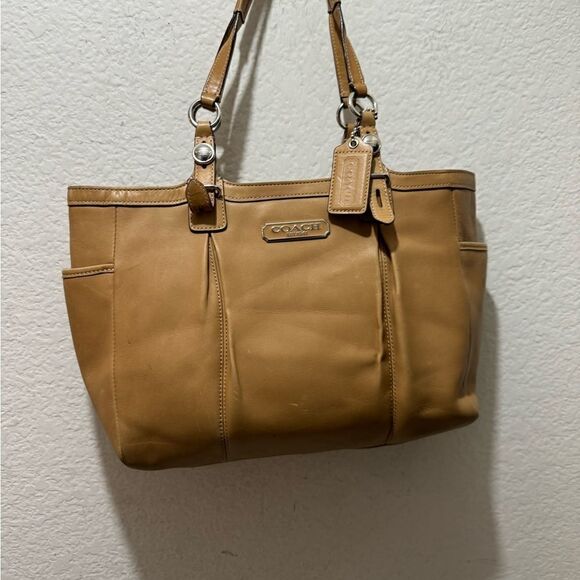 Coach C1077-F15147 vintage tan bag double handles shoulder bag - Picture 1 of 15